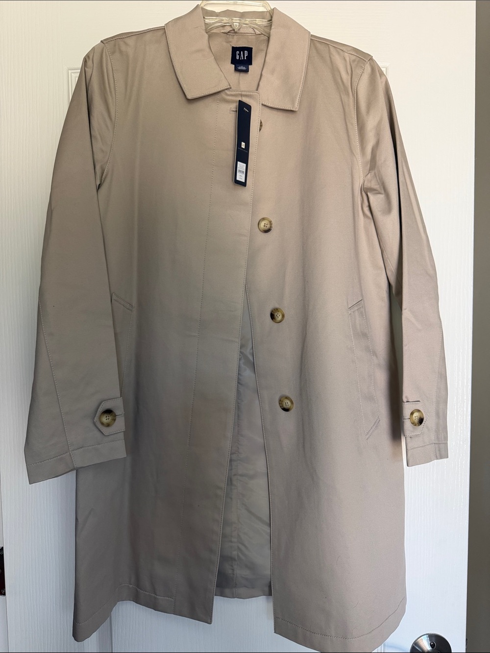GAP Women’s Light Beige Single-Breasted Trench Coat